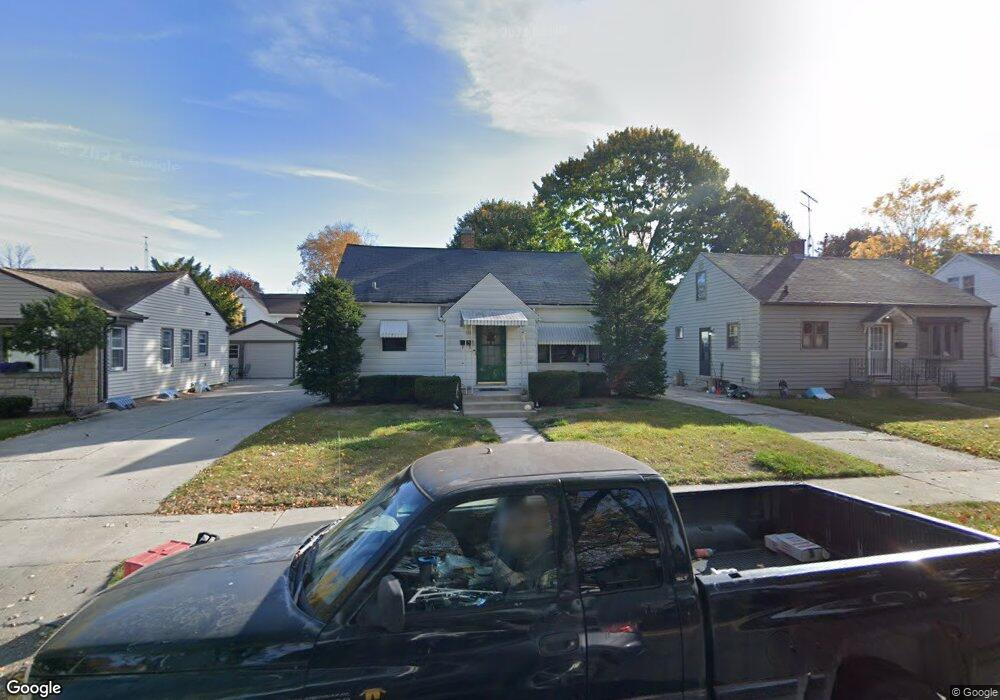 929 N 16th St, Manitowoc, WI 54220 - photo 1