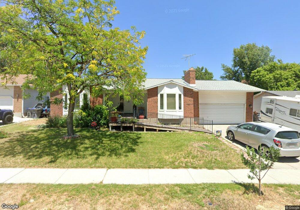 4048 W Yorkshire Dr, South Jordan, UT 84095 - photo 1