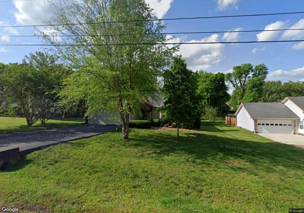 2004 Cobb Dr, Columbia, TN 38401 - photo 1
