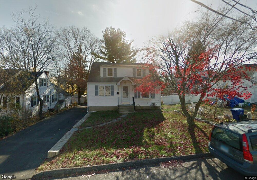 2 Lakeview Dr, Norwalk, CT 06850 - photo 1