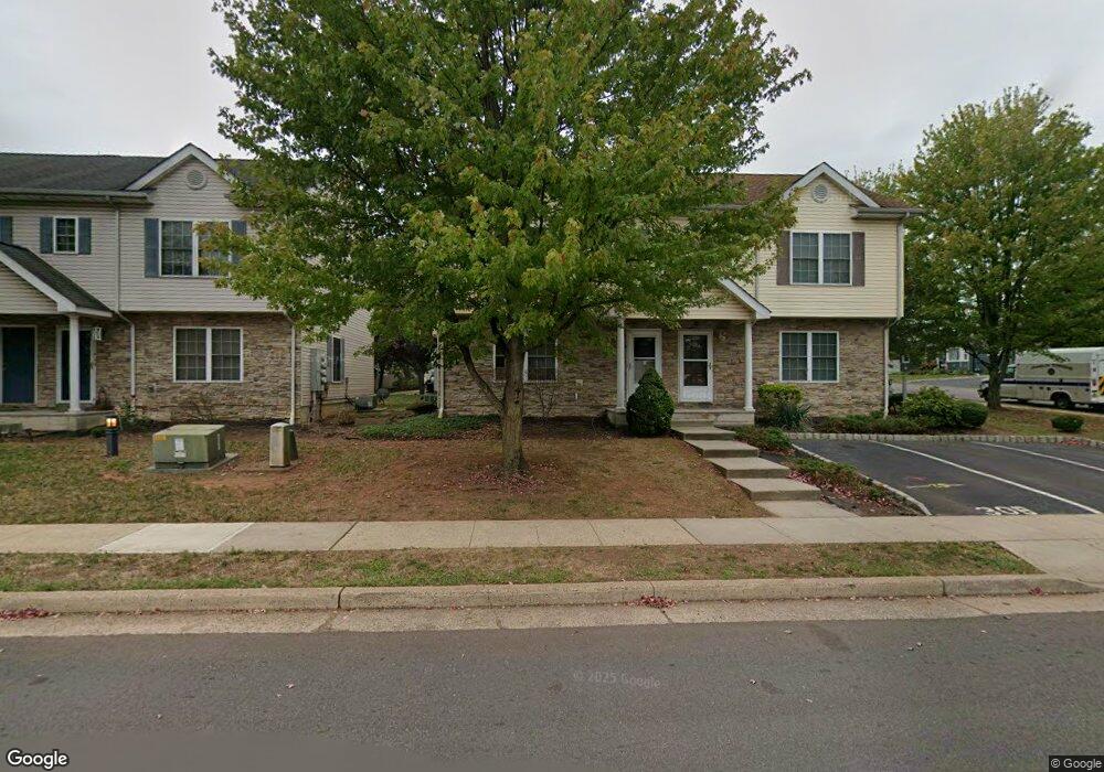 32A Henry St unit 32B, Somerset, NJ 08873 - photo 1