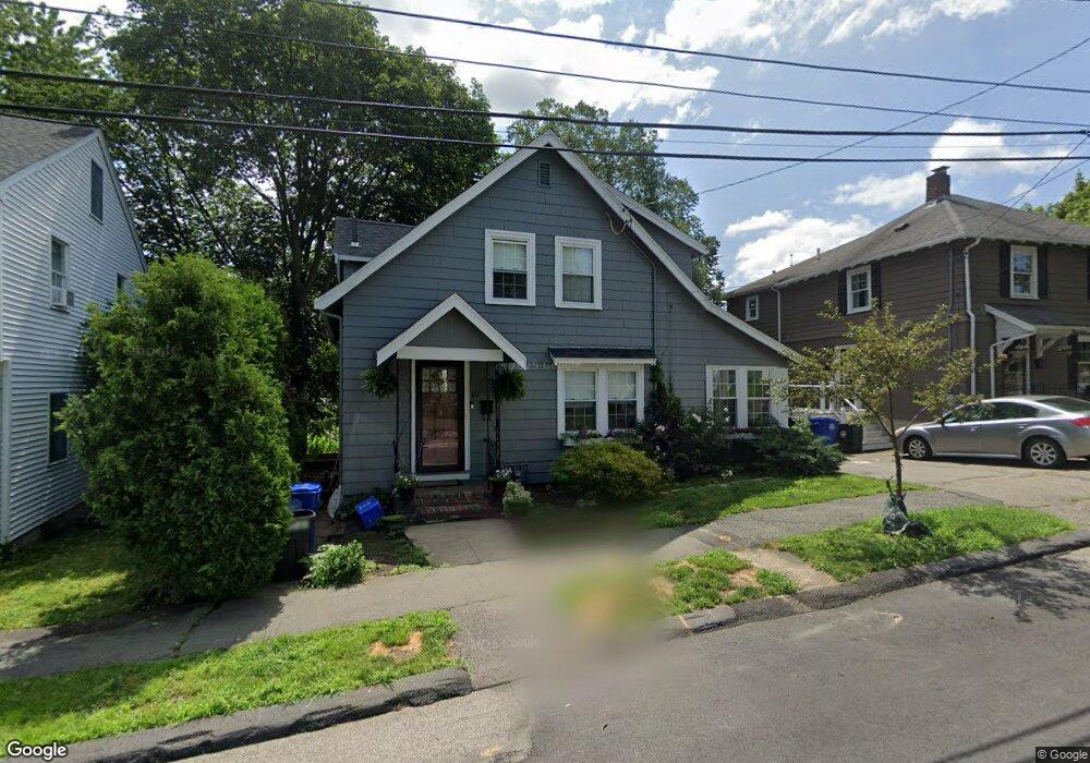 10 Hillcrest Rd, Milton, MA 02186 - photo 1