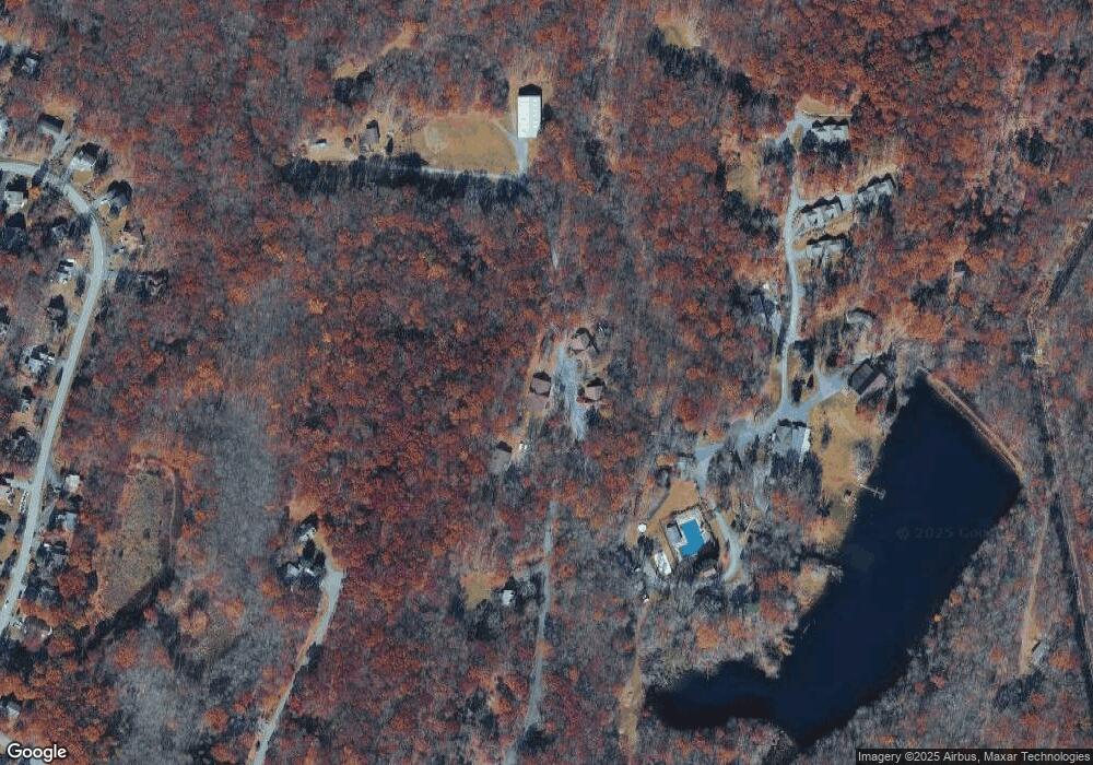 176 Wickes Rd, Bushkill, PA 18324 - photo 1