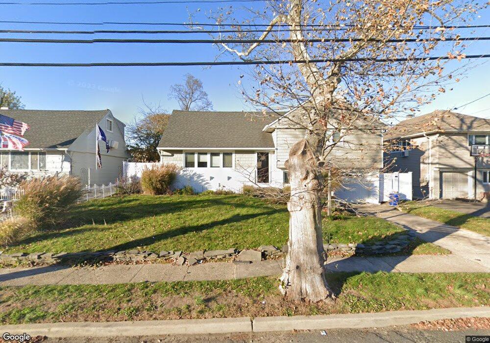284 W Henrietta Ave, Oceanside, NY 11572 - photo 1
