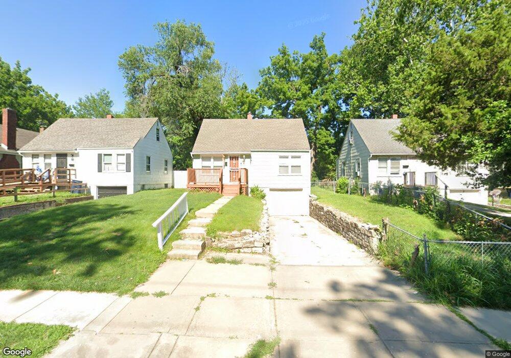 7120 Indiana Ave, Kansas City, MO 64132 - photo 1