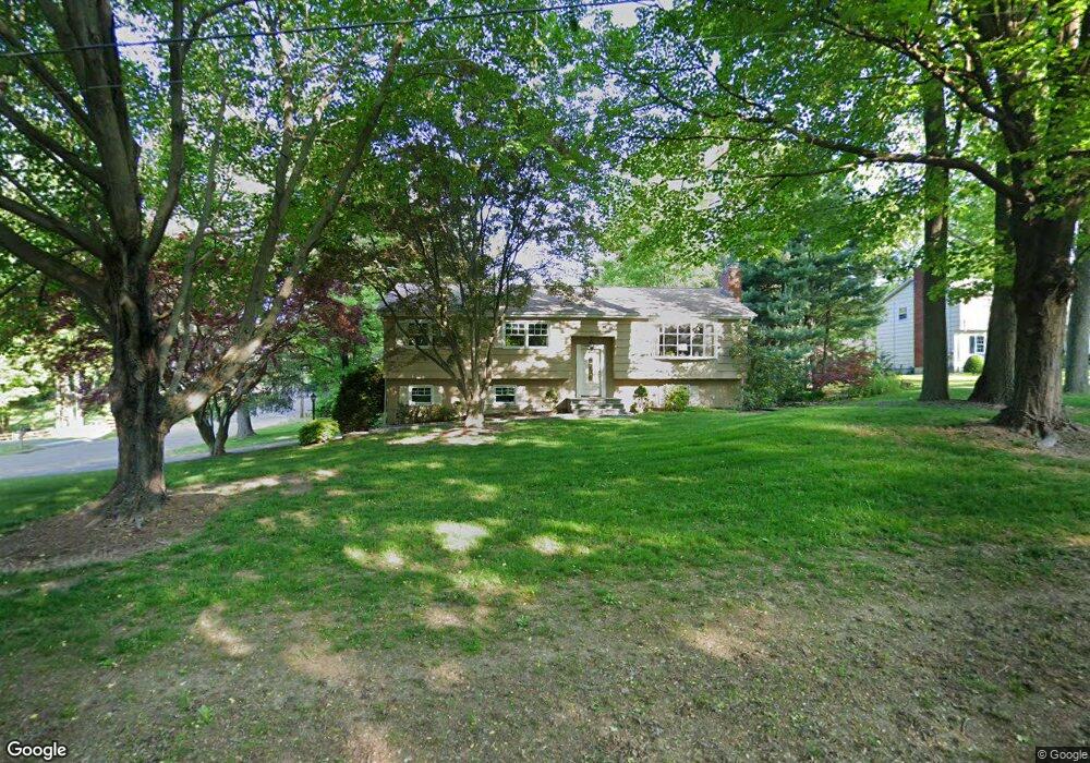 5 Raynor Place, Trumbull, CT 06611 - photo 1