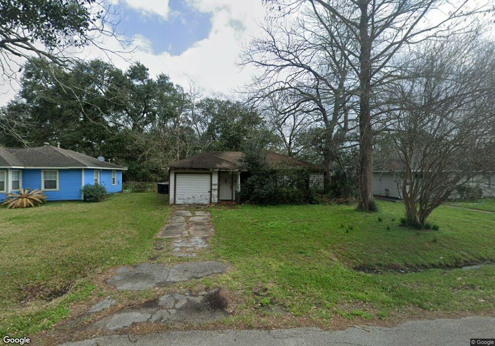 203 Mclemore Dr, Alvin, TX 77511 - photo 1