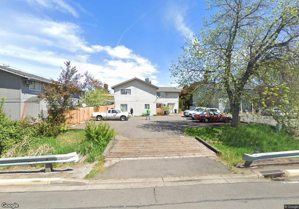 111 Glenn Way, Central Point, OR 97502 - photo 1