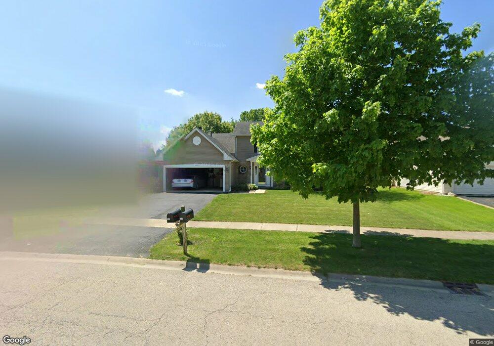 565 Lakeview Dr, Oswego, IL 60543 - photo 1