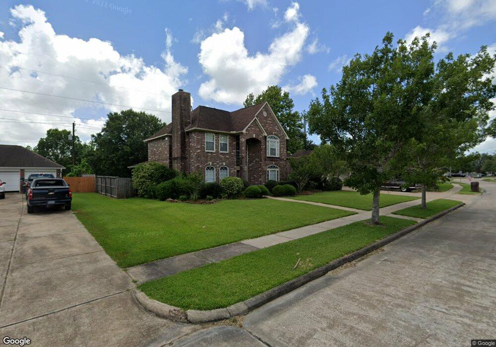 1704 Country Club Dr, Friendswood, TX 77546 - photo 1