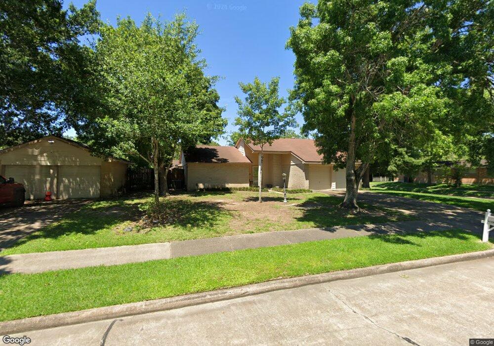 16402 Oxnard Ln, Friendswood, TX 77546 - photo 1