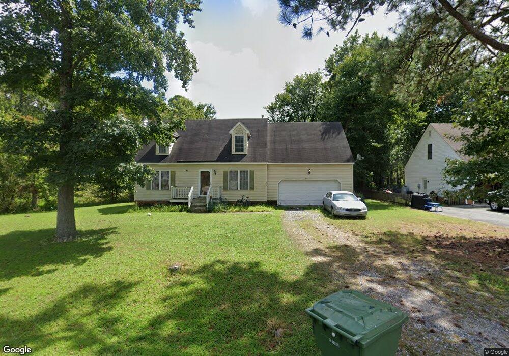 925 Cherokee St, West Point, VA 23181 - photo 1