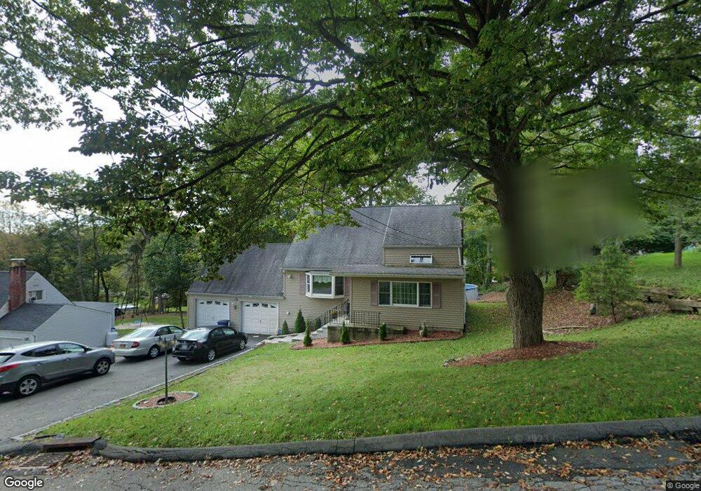 1389 Arch Dr, Mohegan Lake, NY 10547 - photo 1