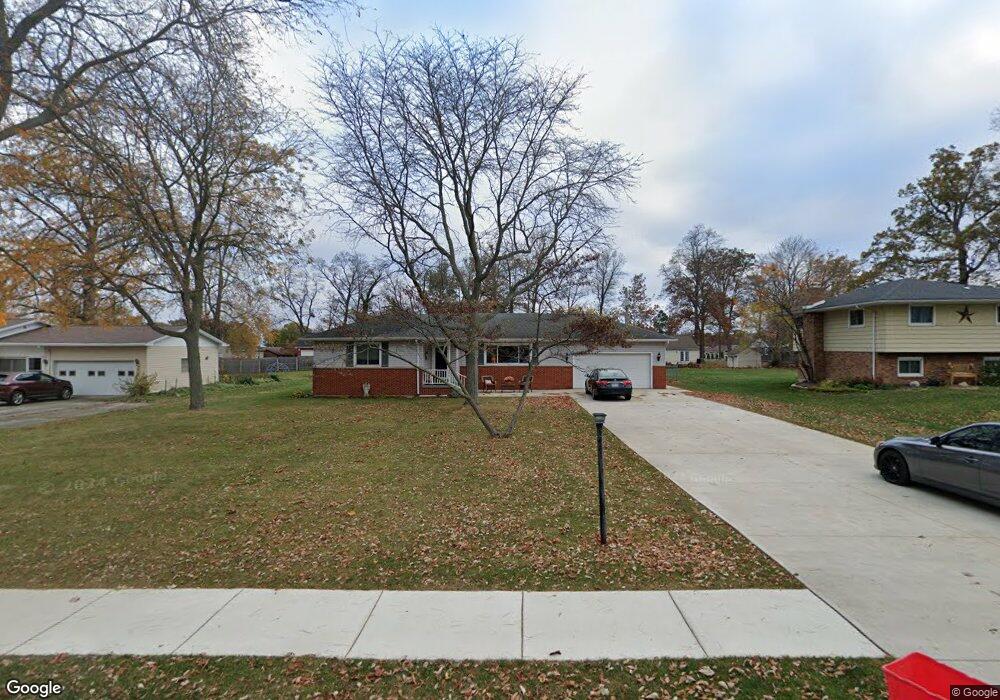 306 Woodlawn Dr, Wapakoneta, OH 45895 - photo 1