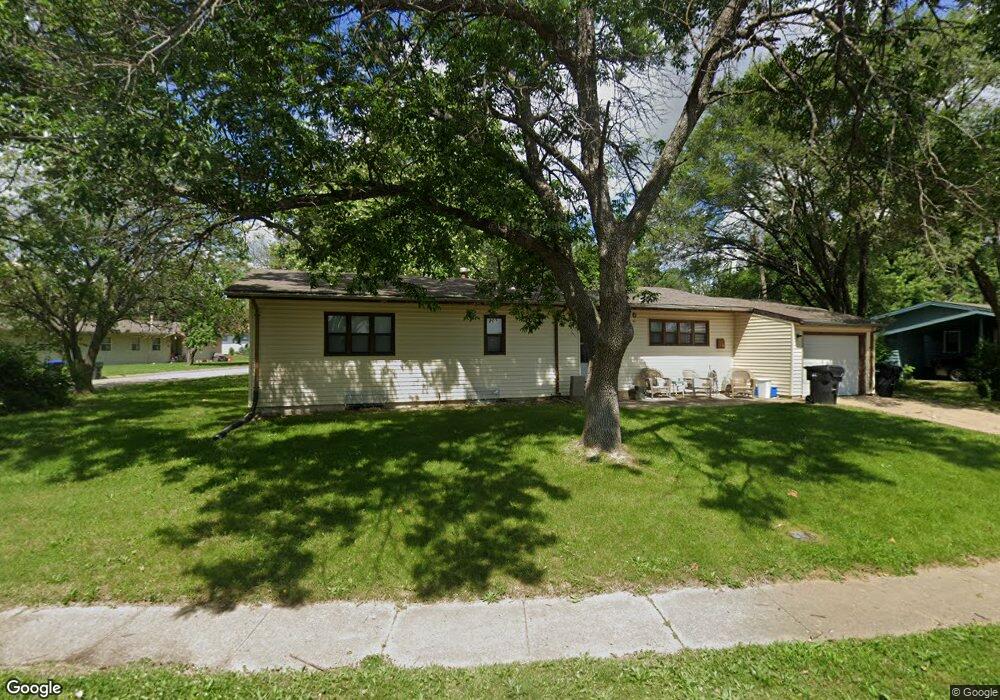 6827 SW Fieldwood Dr, Topeka, KS 66619 - photo 1