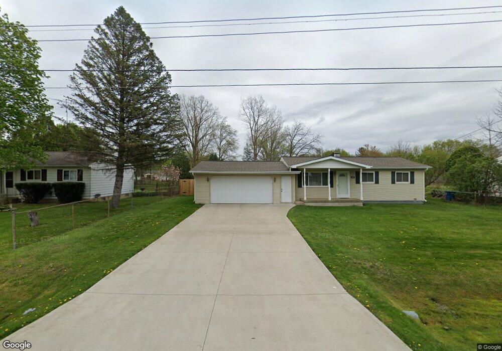 1427 Houston Dr, Swartz Creek, MI 48473 - photo 1