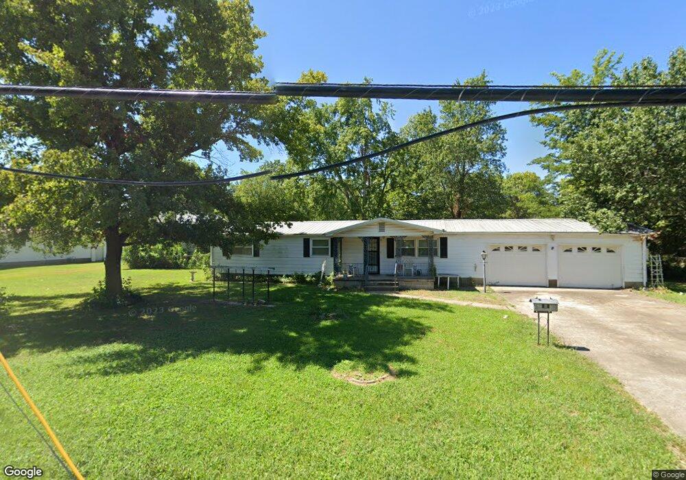 28 Sycamore St, Harrisburg, IL 62946 - photo 1