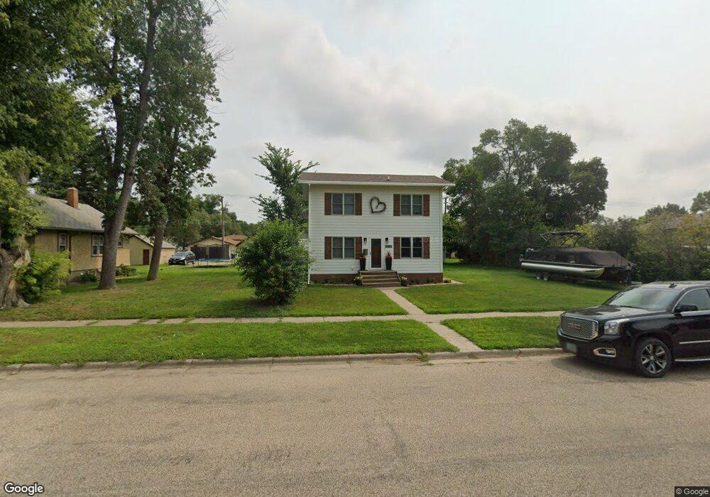 712 3rd Ave NW, Jamestown, ND 58401 - photo 1