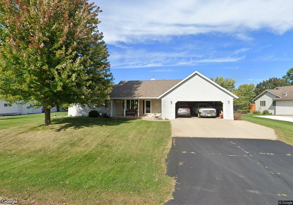 W2424 Valleywood Ln, Appleton, WI 54915 - photo 1