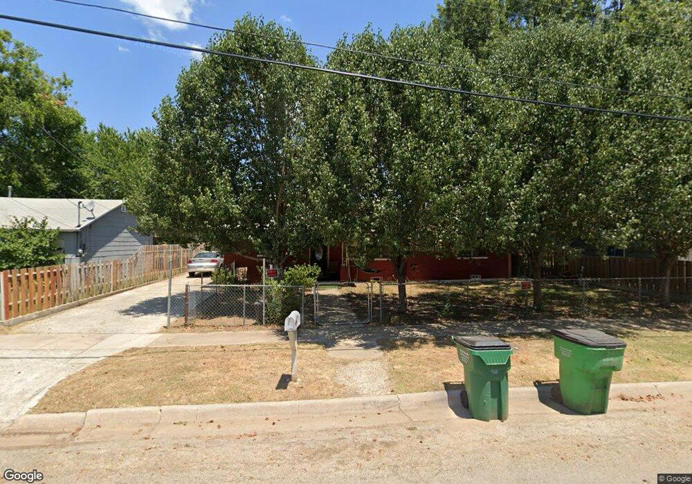 1405 Myrtle St, Gainesville, TX 76240 - photo 1