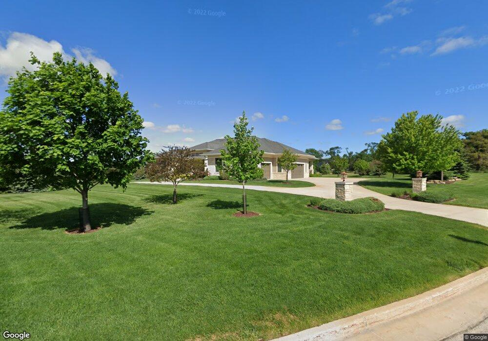 5050 Deer View Rd, Cedar Rapids, IA 52411 - photo 1