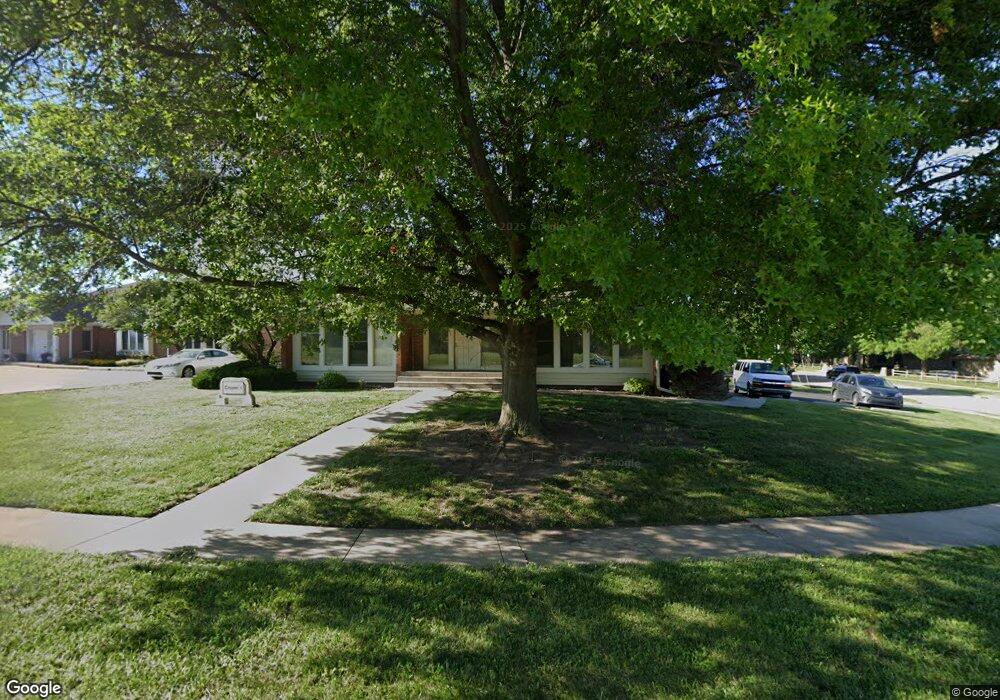 5425 SW 7th St, Topeka, KS 66606 - photo 1