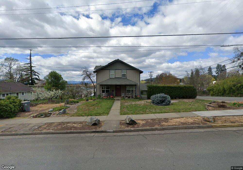 868 NE 10th St, Grants Pass, OR 97526 - photo 1