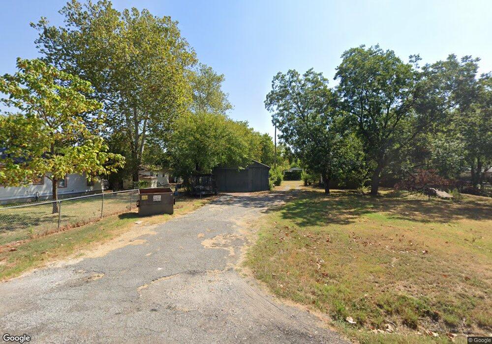 1410 Oak St, Bonham, TX 75418 - photo 1