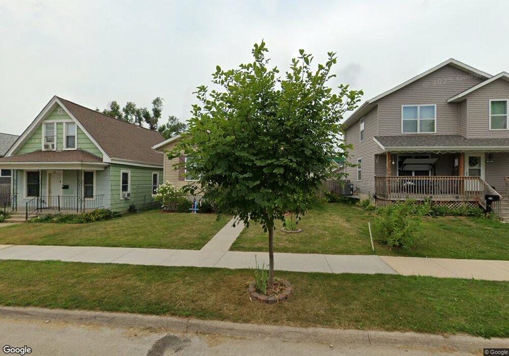 930 N St SW, Cedar Rapids, IA 52404 - photo 1