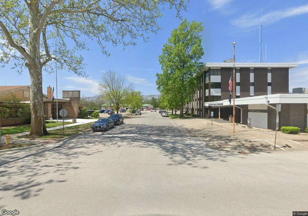 300 S 17th St, Mattoon, IL 61938 - photo 1