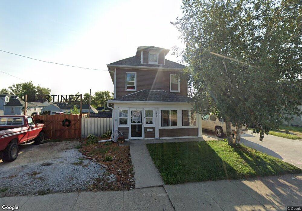 205 N 15th St, Marshalltown, IA 50158 - photo 1