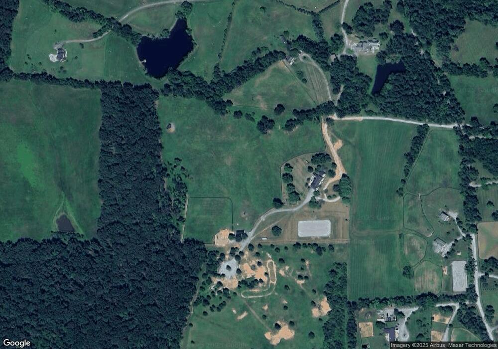 19981 Woodtrail Rd, Round Hill, VA 20141 - photo 1