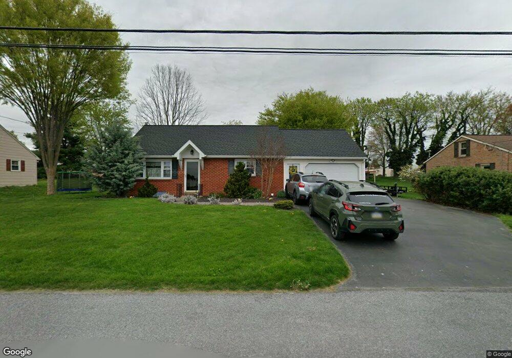 817 Walnut St, New Holland, PA 17557 - photo 1