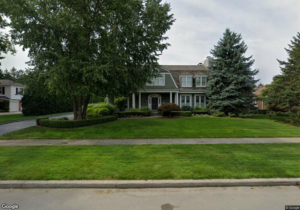 121 Lothrop Rd, Grosse Pointe Farms, MI 48236 - photo 1