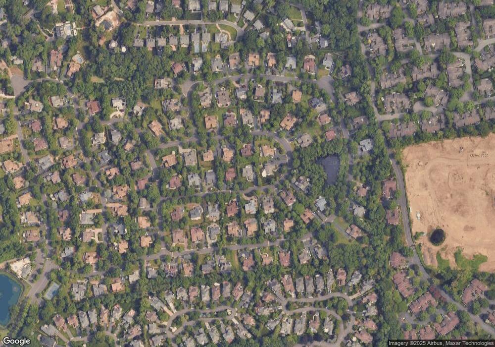 10 Brighton Rd S, Manhasset, NY 11030 - photo 1