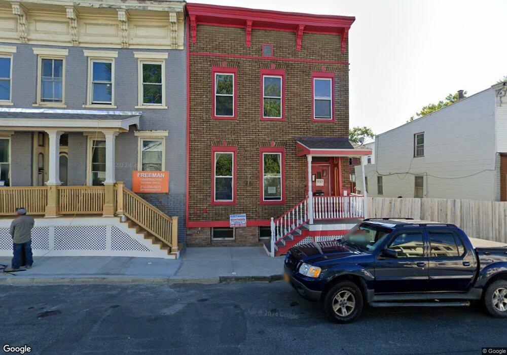 537 State St, Hudson, NY 12534 - photo 1