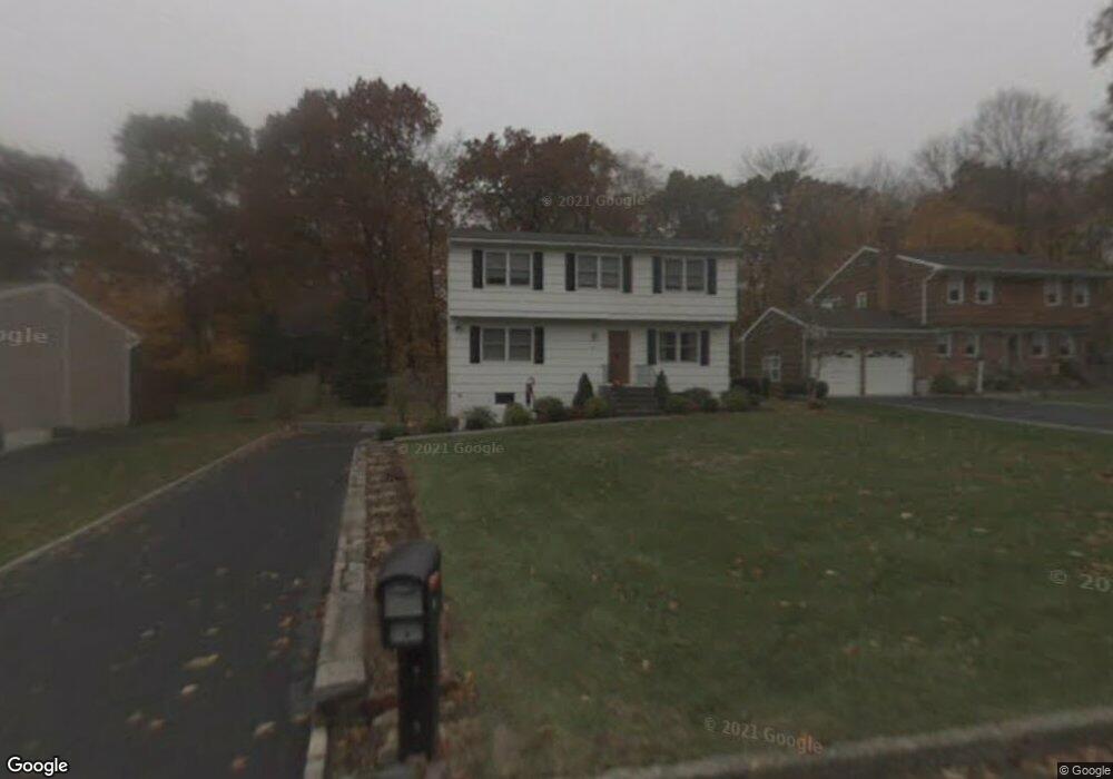 9 Holly Ridge Rd, Valhalla, NY 10595 - photo 1