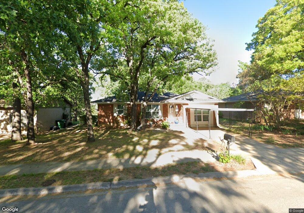 2102 Mercedes Rd, Denton, TX 76205 - photo 1