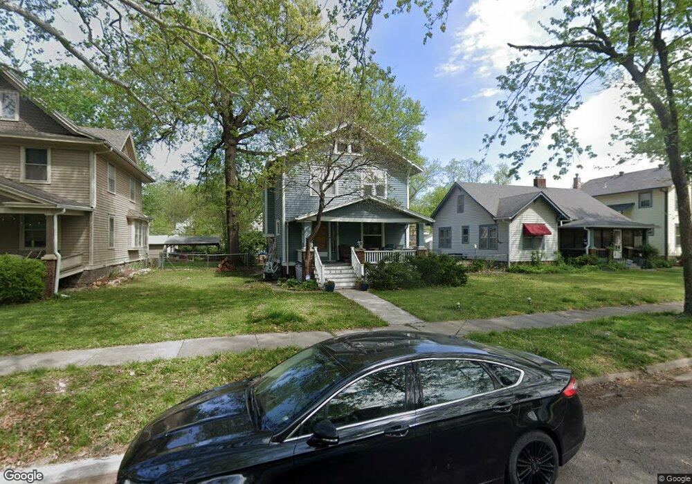 318 SW Broadmoor Ave, Topeka, KS 66606 - photo 1