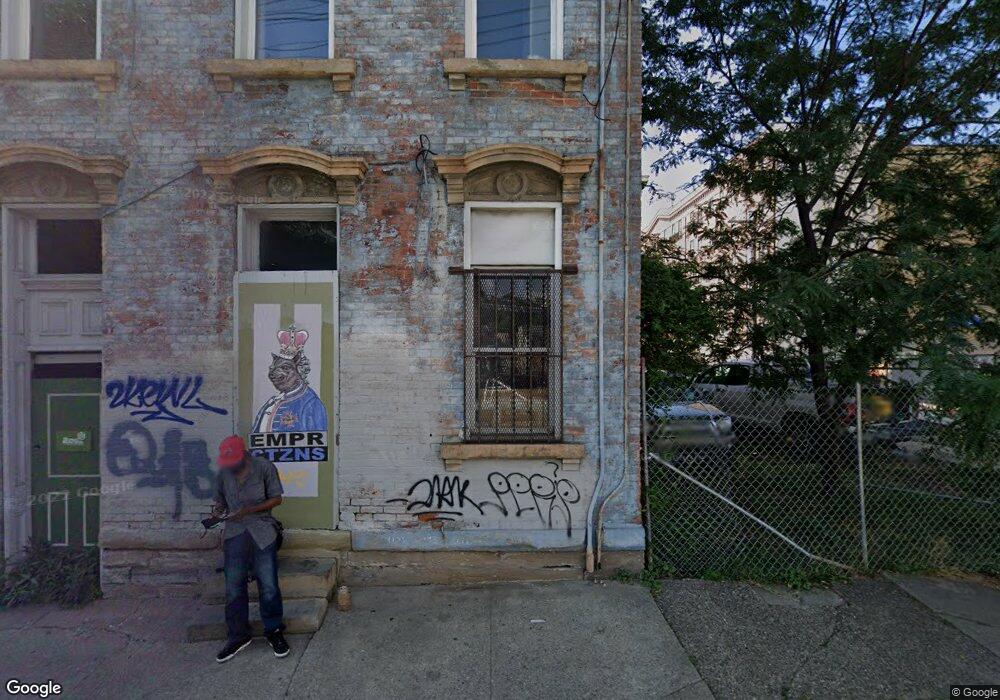 221 Findlay St, Cincinnati, OH 45202 - photo 1