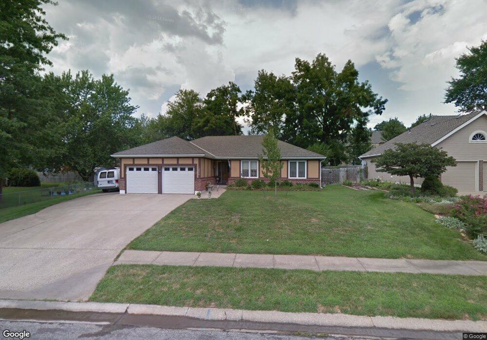 10614 W 50th St, Shawnee, KS 66203 - photo 1