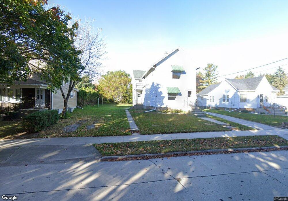 714 N 5th St, Manitowoc, WI 54220 - photo 1