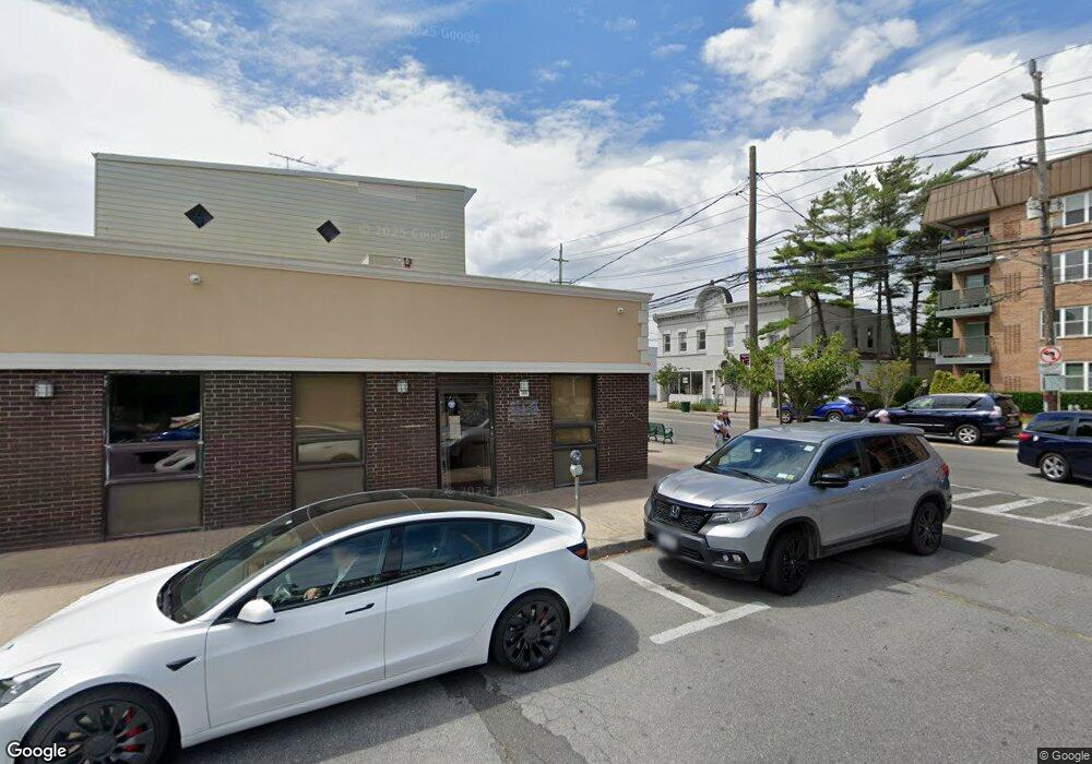 33 Frost Ln unit 1-4, Lawrence, NY 11559 - photo 1