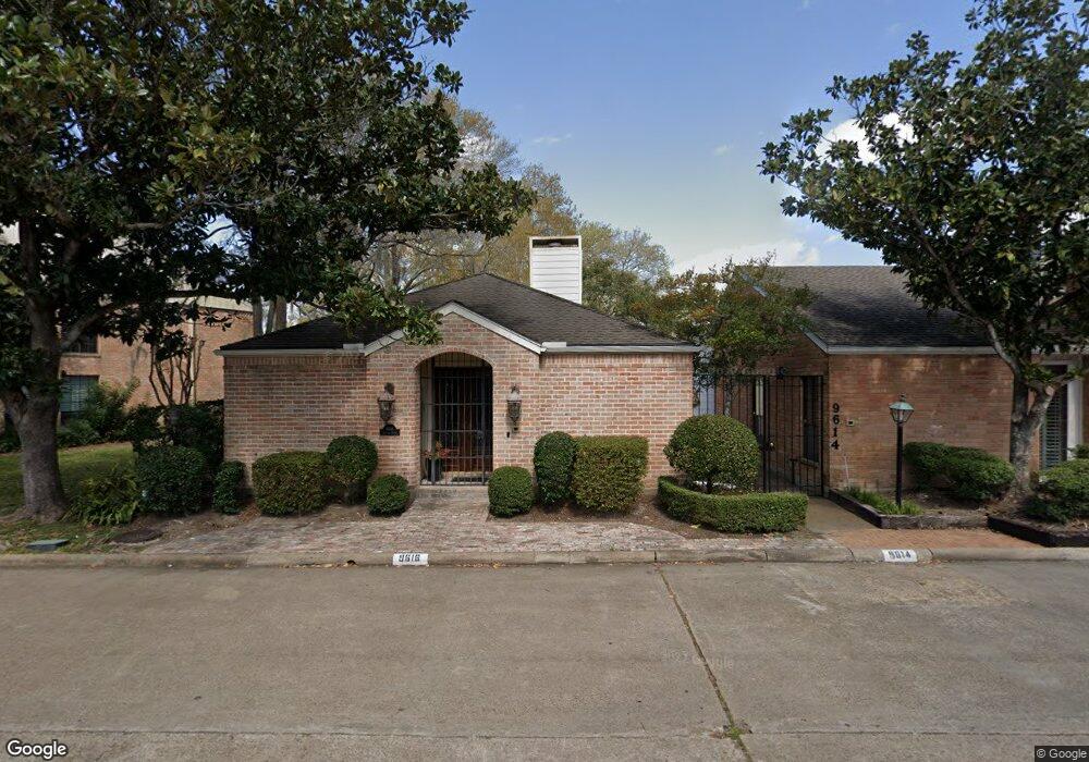 9616 Doliver Dr, Houston, TX 77063 - photo 1