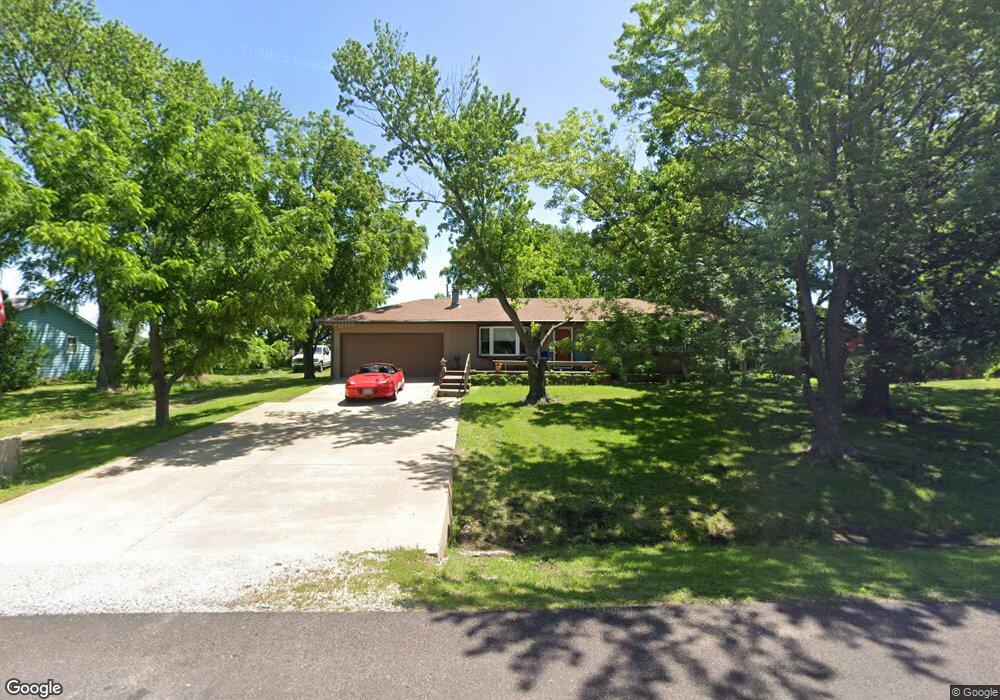 2600 SW Sacramento Dr, Topeka, KS 66614 - photo 1