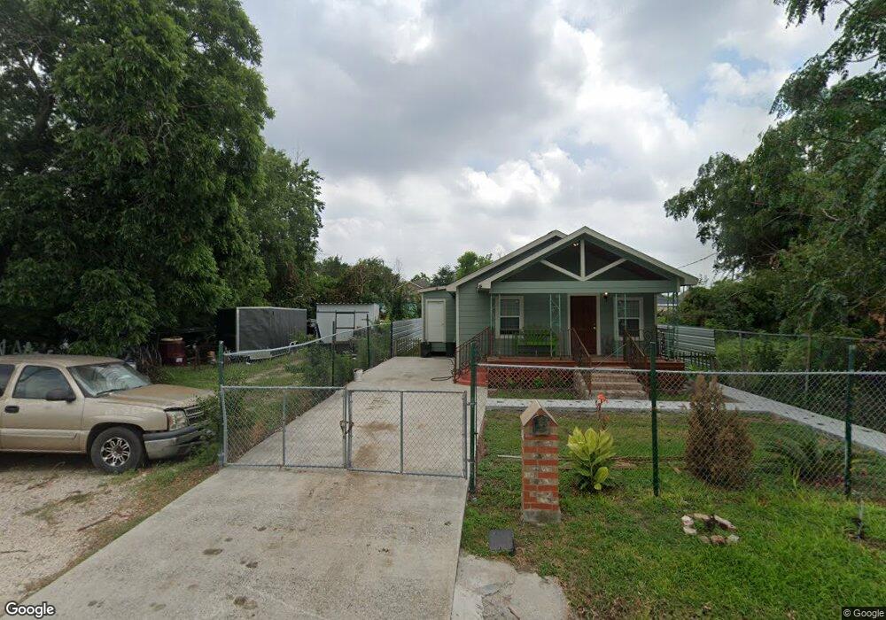 924 E 40th St, Houston, TX 77022 - photo 1