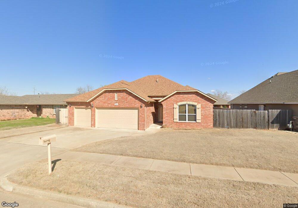 524 Post Oak Ln, Moore, OK 73160 - photo 1