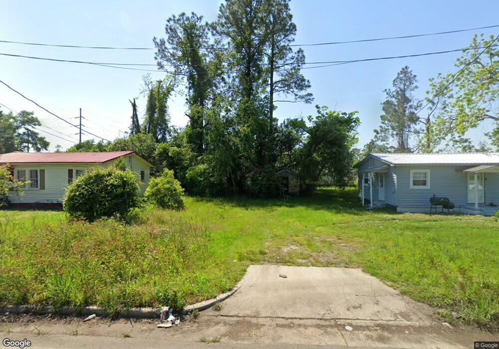 409 Chester Ave N, Douglas, GA 31533 - photo 1