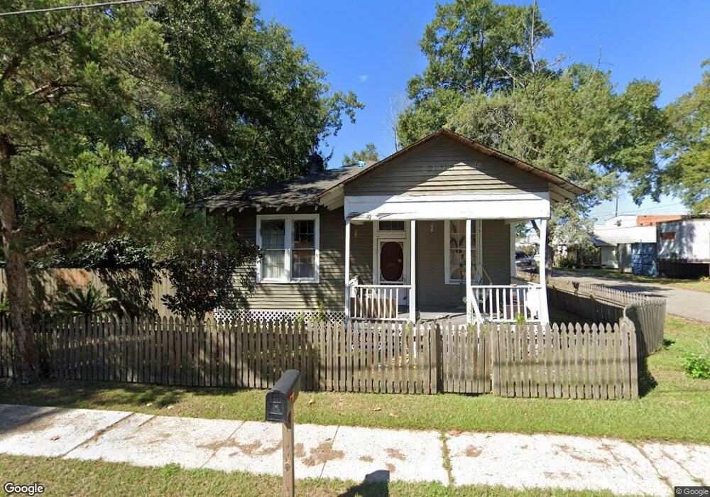 200 S Haugh Ave, Picayune, MS 39466 - photo 1