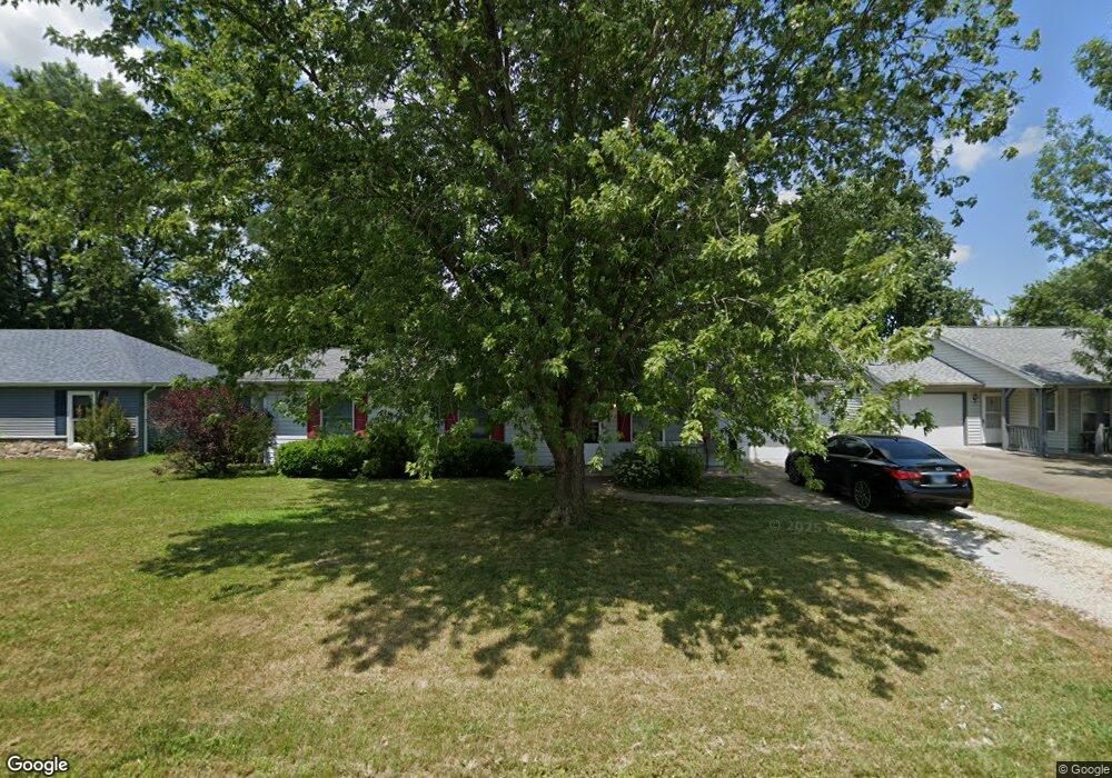 202 W Jaycee Ave, Effingham, IL 62401 - photo 1